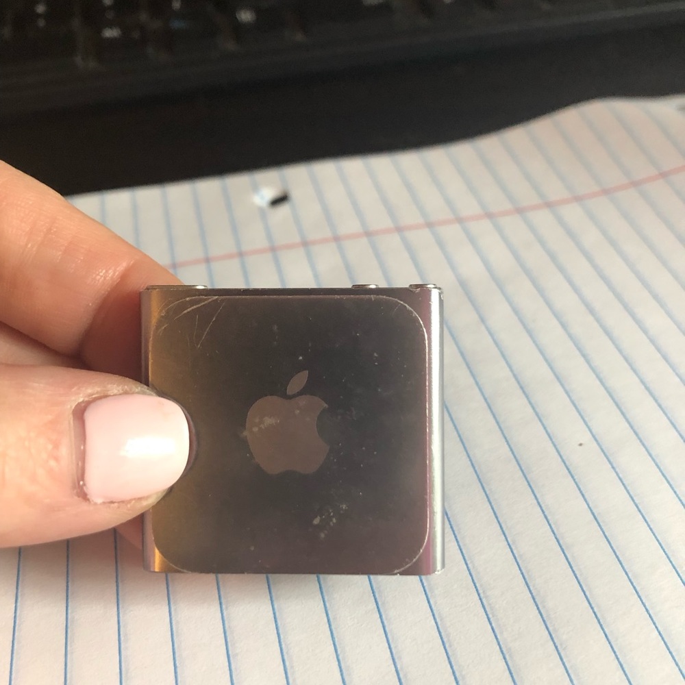 Apple iPod Nano 6th generation in graphite silver color
